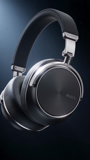 Headphones ad: Detail