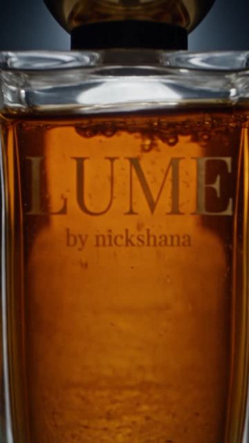 Fragrance ad: Liquid gold